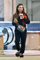 Kyle Richards Embraces Natural Beauty in LA 05.03.2025