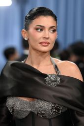 Kylie Jenner Walks 2025 Met Gala Carpet