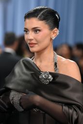 Kylie Jenner Walks 2025 Met Gala Carpet