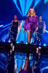 Kylie Minogue Electrifies in Brisbane 2025
