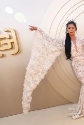 Leah Lewis Shines at Gold Gala 2025