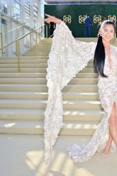Leah Lewis Shines at Gold Gala 2025