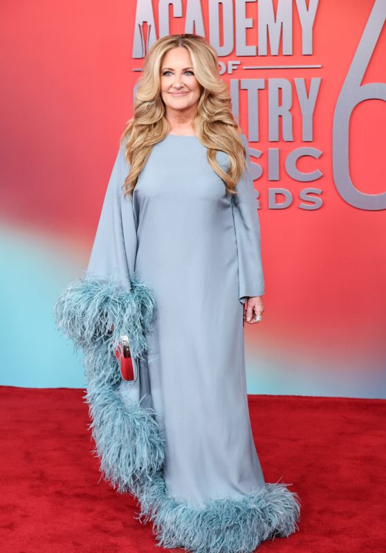 Lee Ann Womack Elegant Feathers ACM Awards 2025