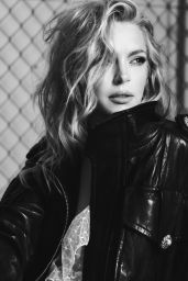 Lindsay Lohan Stars in ELLE USA Summer 2025