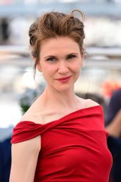 Lisa Hagmeister Amrum Photocall Cannes May 16