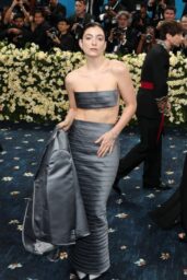 Lorde Returns to Met Gala in Thom Browne Masterpiece
