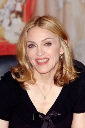 Madonna Shares ‘Lotsa de Casha’ with Young Readers in NYC