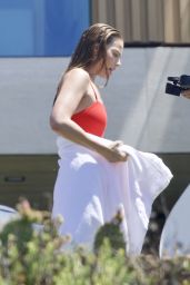 Margot Robbie: Malibu Moment in Chanel