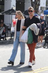 Margot Robbie, Tom Ackerley Enjoy Los Angeles Farmers Market