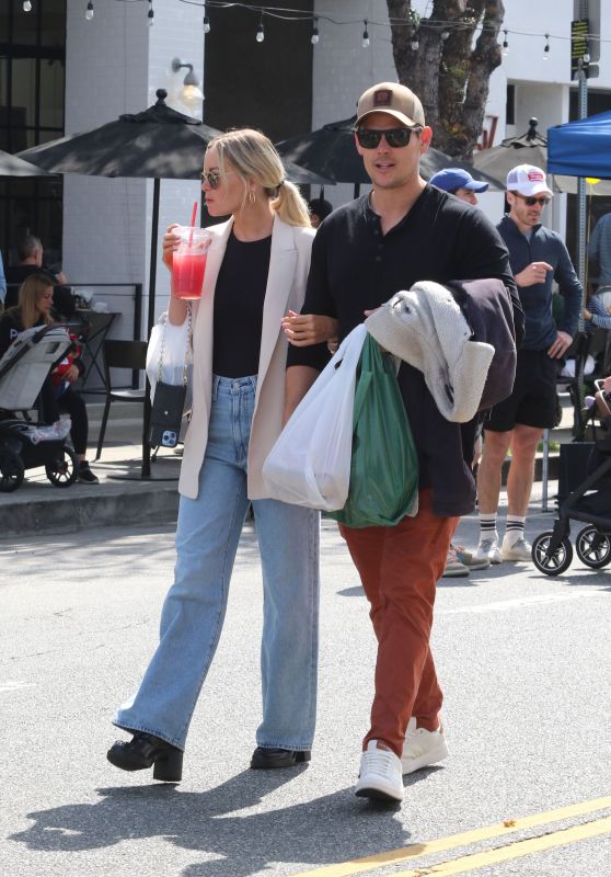Margot Robbie, Tom Ackerley Enjoy Los Angeles Farmers Market