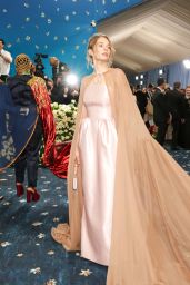 Maya Hawke at Met Gala 2025