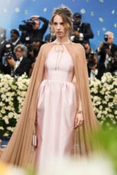 Maya Hawke at Met Gala 2025