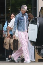 Megan Fox & MGK’s Low-Key Grocery Run at Erewhon Market