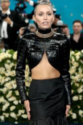 Miley Cyrus Met Gala 2025 Look: Bold Return (more photos)