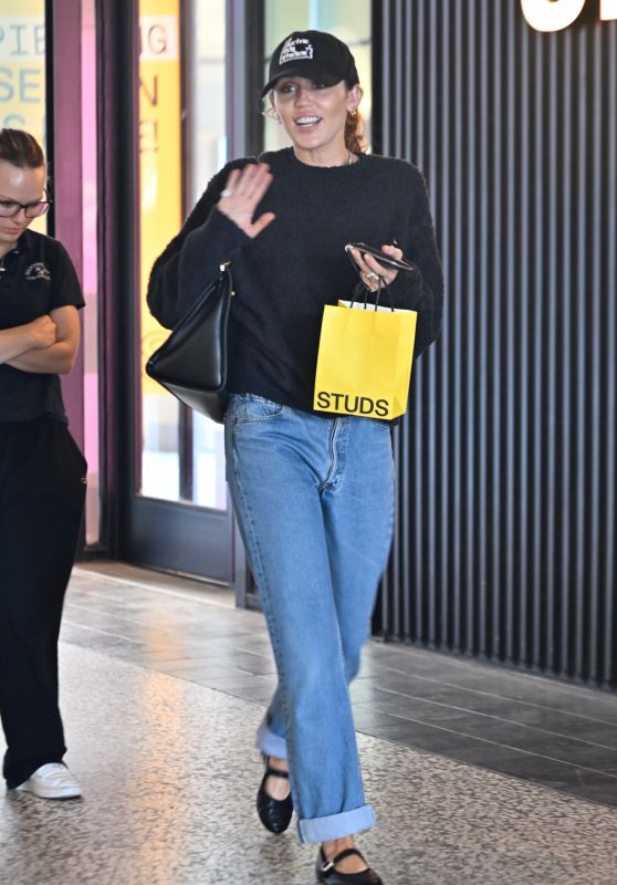 Miley Cyrus Shops in West Hollywood