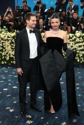 Miranda Kerr Brings Avant-Garde Drama to Met Gala 2025