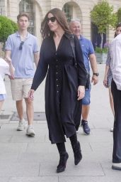 Monica Bellucci’s Elegant Arrival in Paris 05.03.2025