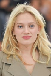 Nadia Tereszkiewicz - Heads or Tails? - Photocall - 78th Cannes Film Festival