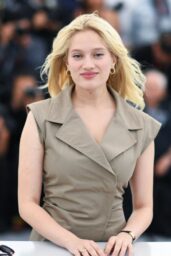 Nadia Tereszkiewicz - Heads or Tails? - Photocall - 78th Cannes Film Festival