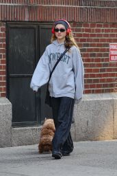 Natalia Dyer Strolls NYC in Casual Chic 05.01.2025