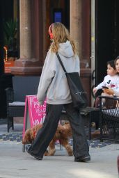 Natalia Dyer Strolls NYC in Casual Chic 05.01.2025