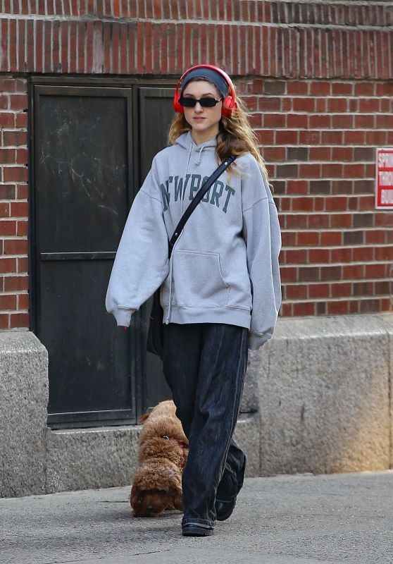 Natalia Dyer Strolls NYC in Casual Chic 05.01.2025