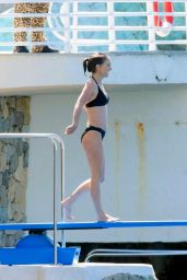 Natalie Portman rocks black bikini in Cannes 2025