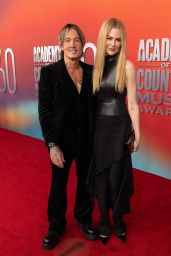 Nicole Kidman Brings Drama to ACM Awards 2025