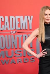Nicole Kidman Brings Drama to ACM Awards 2025