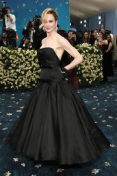 Nicole Kidman Channels Couture Minimalism at Met Gala 2025