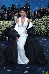 Nicole Scherzinger Debuts at Met Gala 2025 in Prabal Gurung