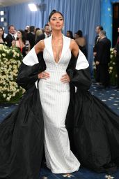 Nicole Scherzinger Debuts at Met Gala 2025 in Prabal Gurung