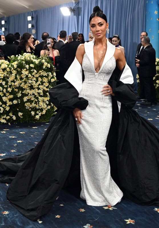 Nicole Scherzinger Debuts at Met Gala 2025 in Prabal Gurung