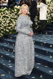 Pamela Anderson Channels Classic Glam at Met Gala