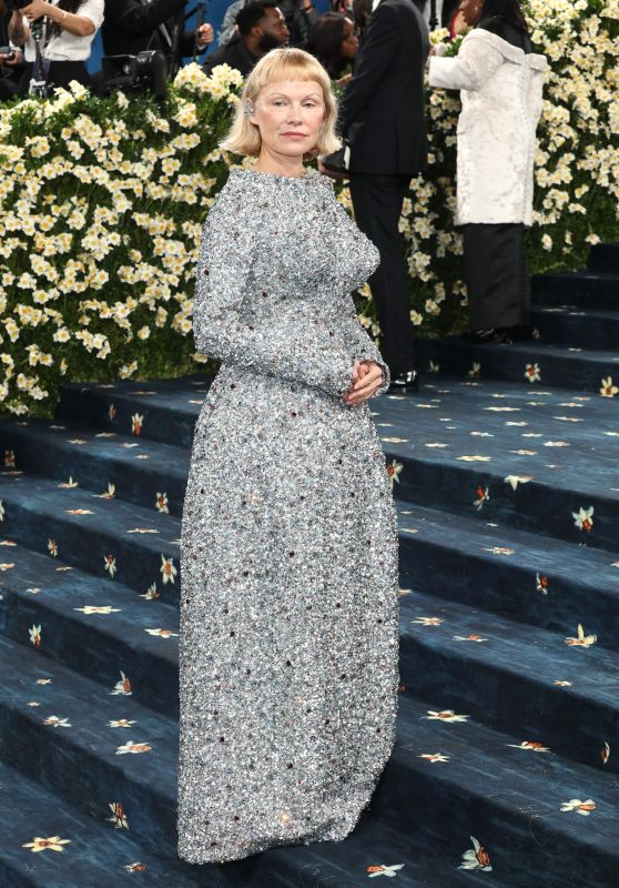 Pamela Anderson Channels Classic Glam at Met Gala