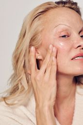 Pamela Anderson Sonsie Skin