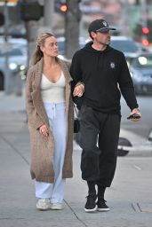 Peta Murgatroyd & Maksim Chmerkovskiy Share Sweet Moment on Date Night