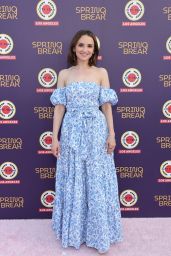 Rachael Leigh Cook Embraces Spring Style at City Year Gala