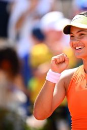 Raducanu Triumphs in Rome Three-Setter