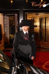Rihanna Flaunts Pregnancy in Chic Ensemble Before Met Gala