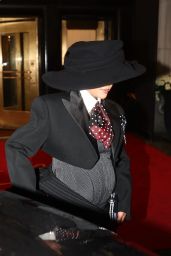 Rihanna Flaunts Pregnancy in Chic Ensemble Before Met Gala