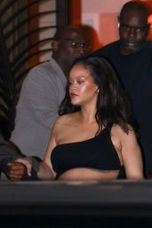 Rihanna Maternity Style Turns Heads at Cannes 2025