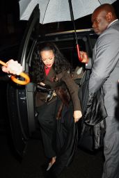 Rihanna’s Chic Arrival at Met Gala Chair Dinner