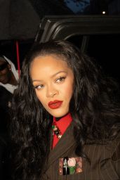 Rihanna’s Chic Arrival at Met Gala Chair Dinner