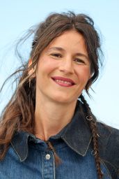 Romane Gueret and Lise Akoka - Ma Frere - Photocall - 78th Cannes Film Festival
