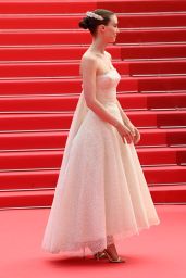 Rooney Mara Channels Vintage Glamour at Cannes 2025