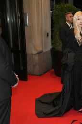 Rosé at Met Gala 2025: Tailoring Black Style