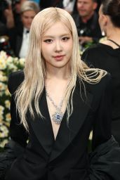 Rosé at Met Gala 2025: Tailoring Black Style