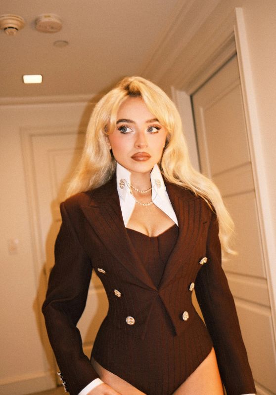 Sabrina Carpenter - 2025 Met Gala Photoshoot Sabrina Carpenter - 2025 Met Gala Photoshoot