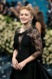 Sadie Sink’s Stunning Presence at the 2025 Met Gala